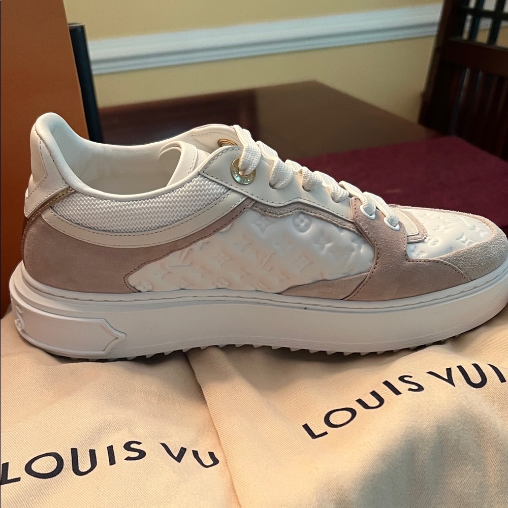 Louis Vuitton Cream and White Sneakers - Picture 3 of 4